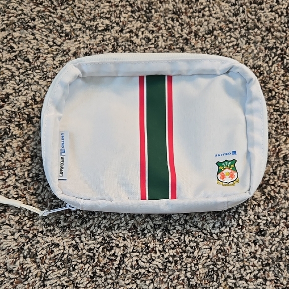 United White Travel Pouch with Green Stripe - Picture 1 of 3